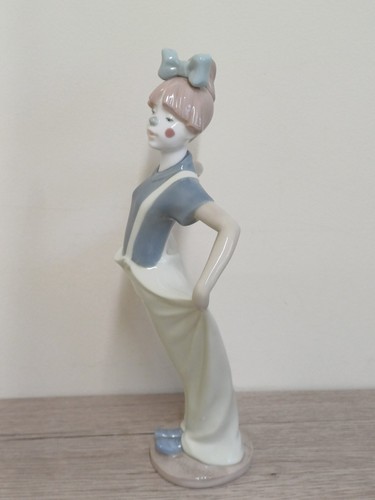 Lladro Nao Clowning Ready - c1994 - 11.5 inch High - Perfect Condition - Picture 2 of 8