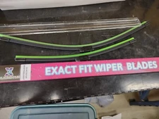 X AUTOHAUX 24 in 18 in Front Pair Left Right Set Windshield Wiper Blades.    