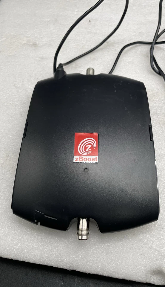 Amplificador de señal de teléfono celular zBoost ZB575-V repetidor de doble banda con antena y cable Foto 2 de 4
