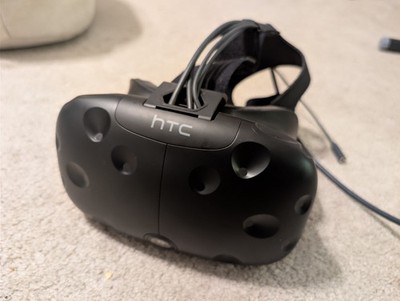HTC Vive Virtual Reality Headset (99HAHZ024-00)