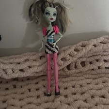 Monster High Dawn of the Dance Frankie Stein Doll 2010 Incomplete