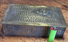 Antyczna secesyjna mosiężna puszka z pokrywką puszka na biżuterię PUDEŁKO NA CYGARA uderzenie młotkiem