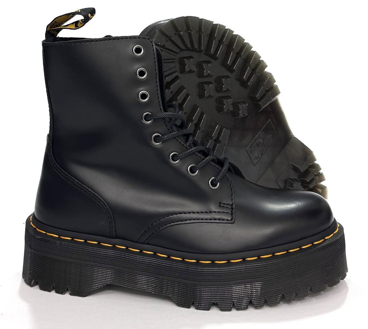 靴 Dr. Martens JADON Jadon Boot Smooth Leather Platforms in Black | Dr. Martens