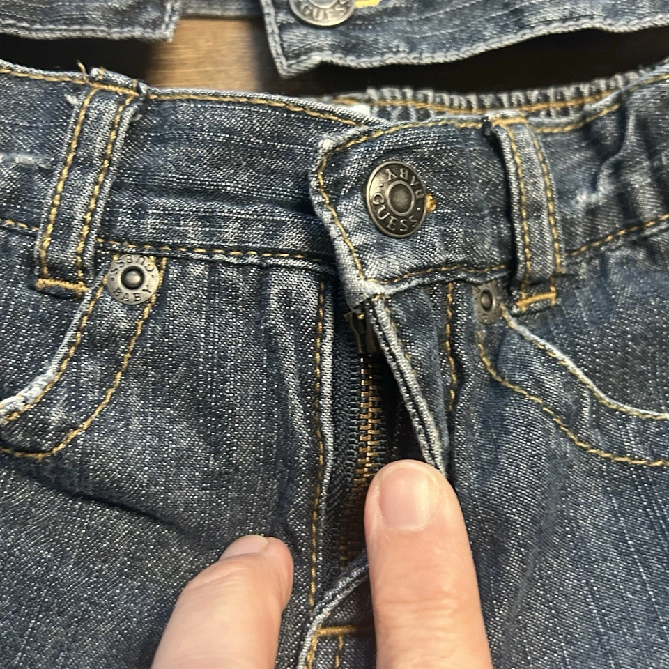 Guess Bebé 2 Piezas Denim Conjunto Chaqueta Pantalones 12 Meses Foto 3 de 4