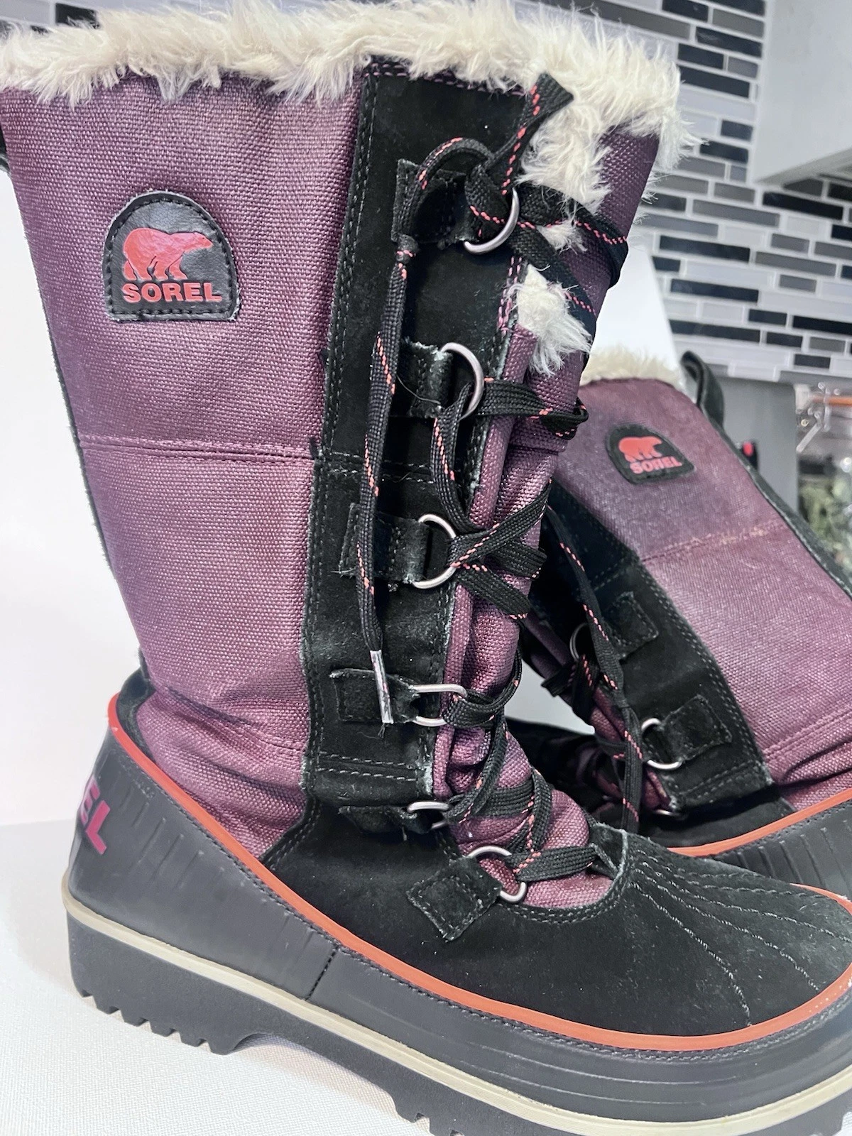 Sorel Women's Purple Black Fur Trim Lace Up Snow Boots Faux Fur Lined Insulated