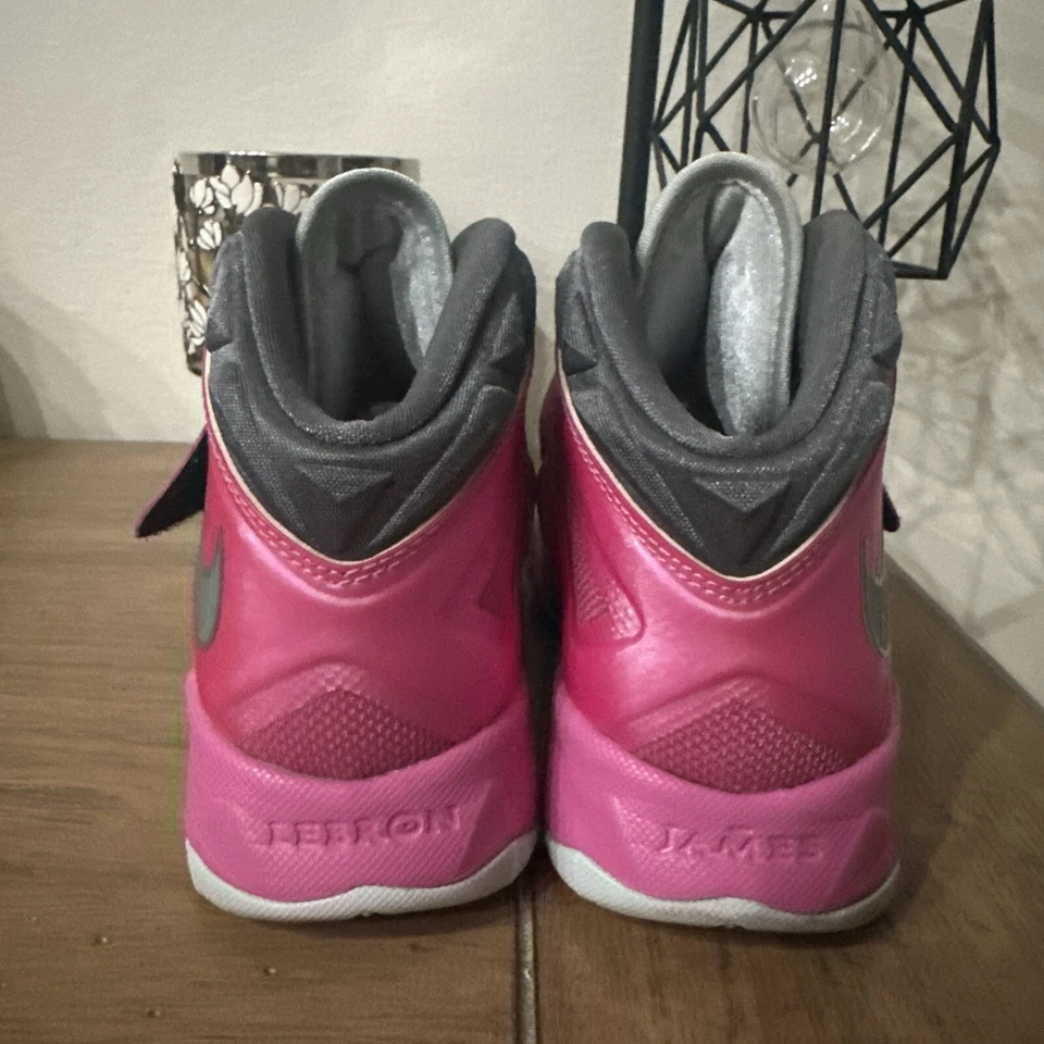 Zapatos Nike Zoom Soldier VII Think Pink LeBron James Kay Yow 599264-600 Foto 4 de 4
