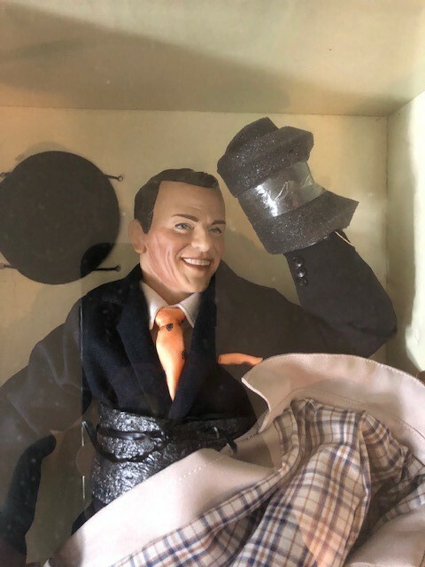 NIB - Franklin Mint FRANK SINATRA 17