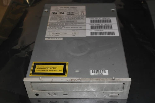 SANYO CRD-254V SCSI 50 pin CD-ROM drive  reader working  1996