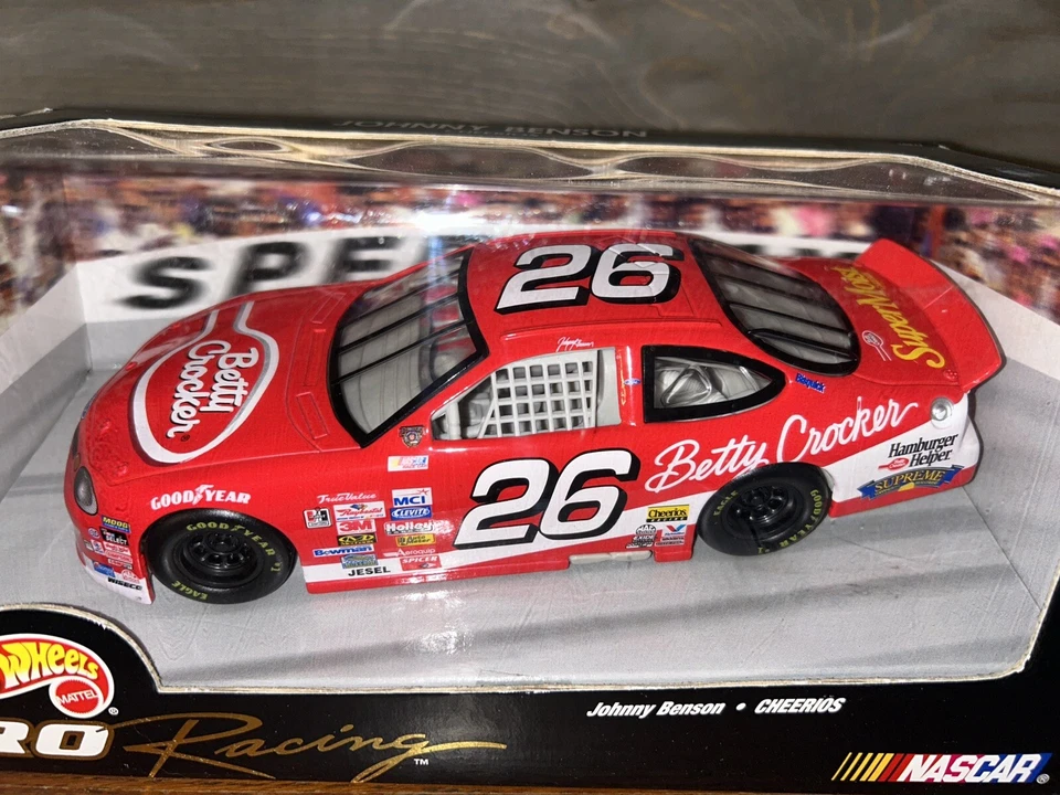 Hot Wheels NASCAR 1/24 DIECAST JOHNNY BENSON #26 BETTY CROCKER FORD NUEVO 1997 UER Foto 2 de 4