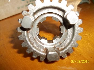 ヒー YAMAHA NOS YZ100 YZ125 YZ175 MX125 6TH WHEEL GEAR 537-17261-01-00