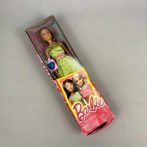 Barbie Mattel 2015 Friends Series 12" Doll Teresa in Green Dress Pink Belt DGX63 - 第 1/7 張圖片