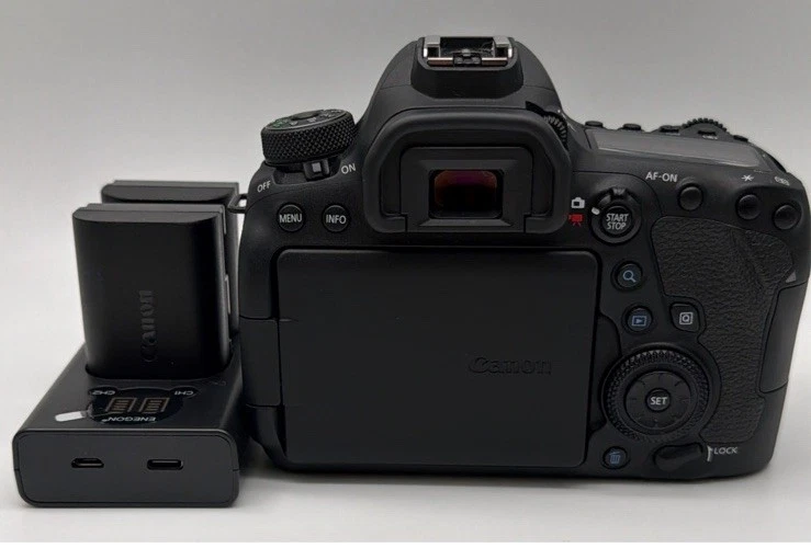 Canon EOS 6D Mark II, photo 2 of 5