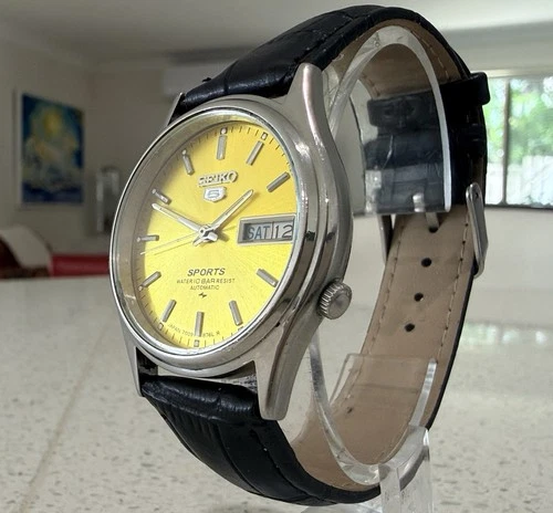 Vintage 1973 SEIKO 5 Sports 17J Auto 7009-3040 Golden Dial 35mm Mens Watch Works