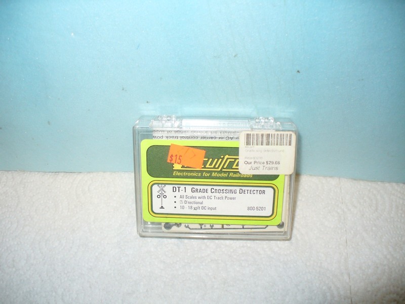 CIRCUITRON #DT-1 'Grade Crossing Detector-for All Scale with DC Track Power'-NIB
