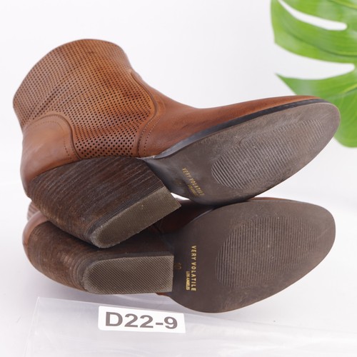 Very Volatile Women's Xanny Boot Size 10 Western Bootie Block Heel Brown Vegan - Picture 10 of 13