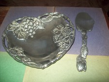 2001 ARTHUR COURT HEART SHAPED DISH BOWL WITH SERVING SPOON