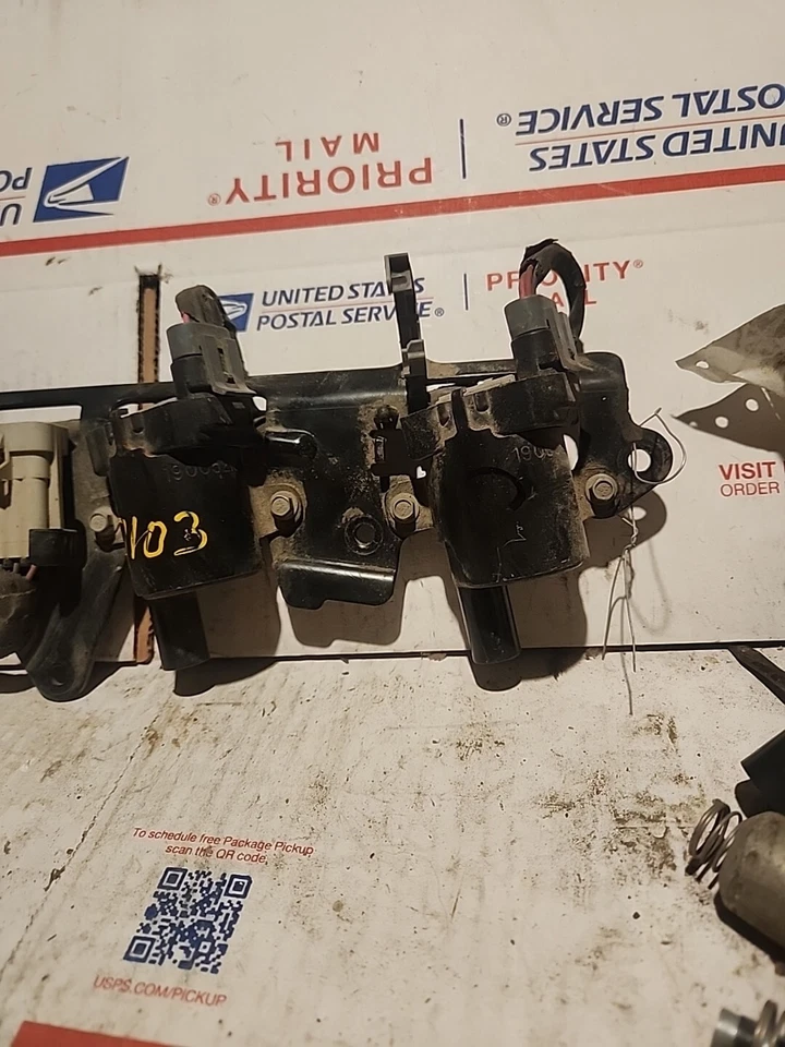 Paquetes de bobinas con soporte de Chevrolet Silverado 1500 2003 4,8 L 10395567 Foto 2 de 4