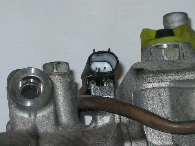 Compresor de aire acondicionado OEM Denso 7SEU17C para BMW 535i, 535i xDrive, 535xi, X5 QR Foto 2 de 4