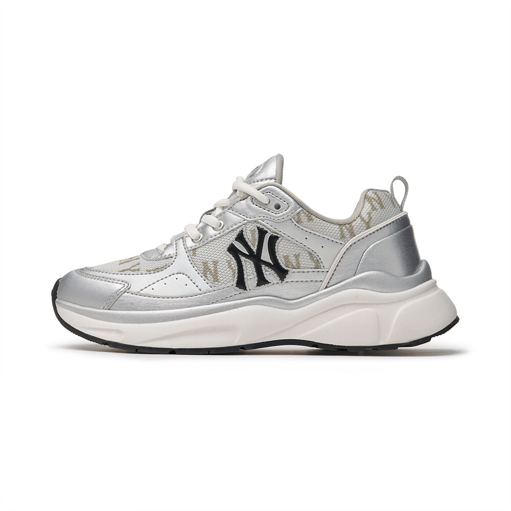 MLB Fastball Classic Monogram New York Yankees Running Shoes