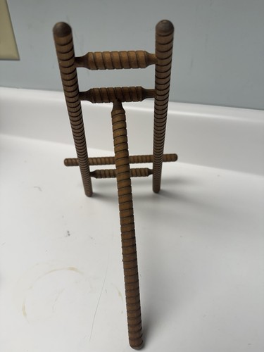 Vintage Retro Natural Wood Corkscrew Picture Easel, 8.75" Tall - Picture 7 of 9