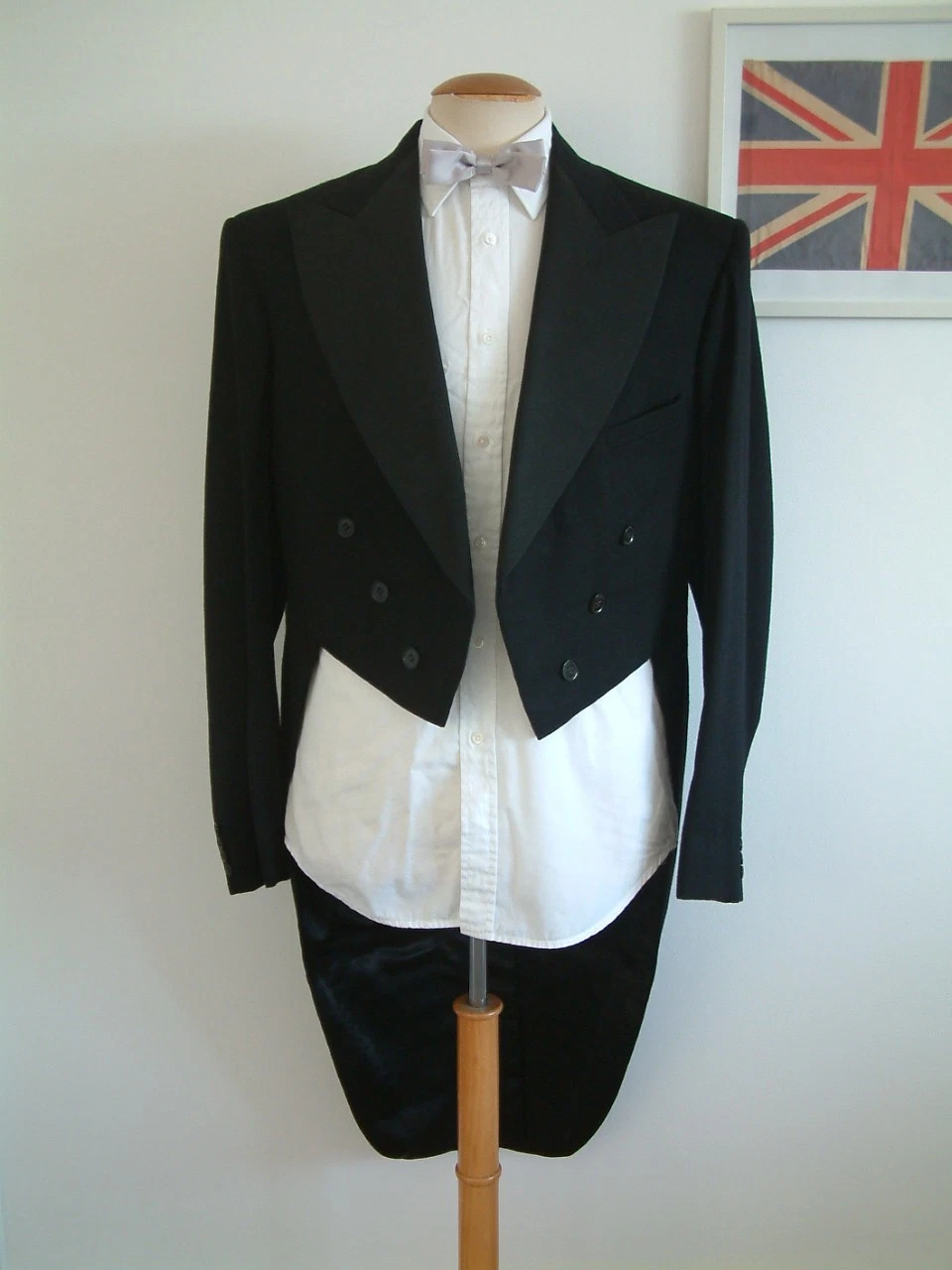 1930's/40's EVENING TAIL COAT BY MONTAGUE BURTON..40"..'PILLARS'..NEW OLD STOCK