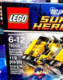 LEGO dc universe Super Heroes #76002 Superman Metropolis Showdown *NEW/SEALED*