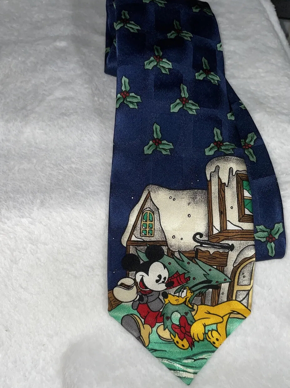 The Disney store Mickey Mouse and Pluto Christmas… - image 2