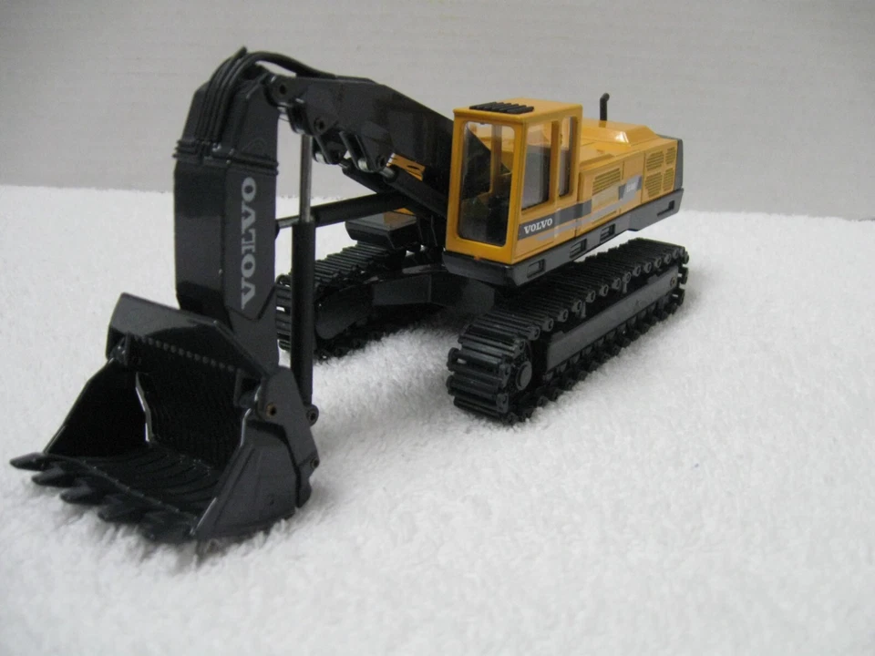 JOAL VOLVO EC 650 EXCAVATOR ~ 1:50 SCALE - Image 2 of 4