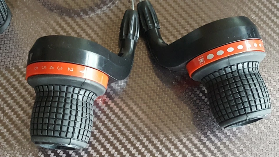 Gripshift Shifters + GRIPS (PAIR) 3x7s Twist Grip Mountain Bike Gear Levers NEW● - Image 2 of 3