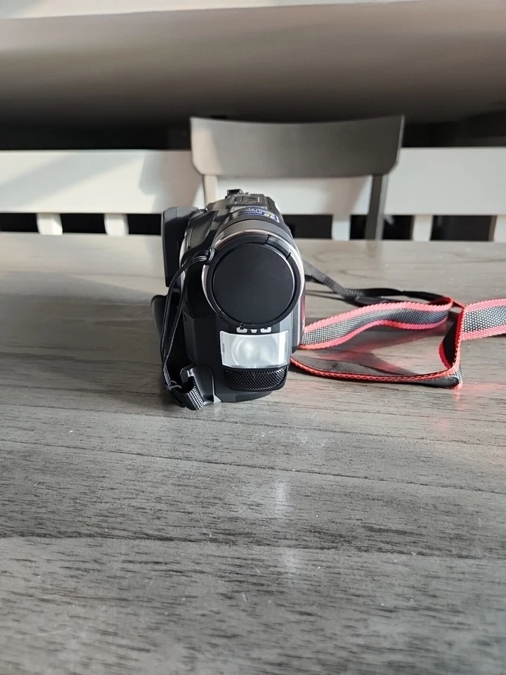 JVC Camcorder Camera Super VHS ET Compact 400x Zoom GR-SXM340U Not Tested - Image 2 of 4