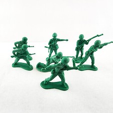 Plastic Army Men Light Green Toy Soldiers Lot 7 Military Figures Diorama China