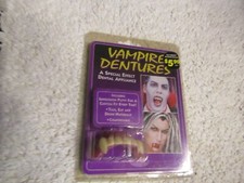 Halloween Fun World Vampire Dentures Special Effect Dental Appliance NIP NOS NEW