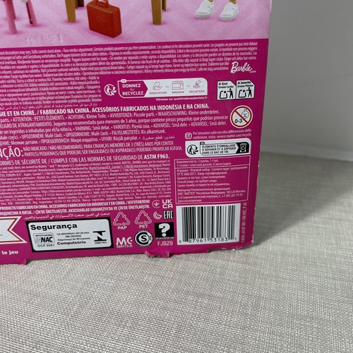 Barbie You Can Be Anything - Teacher With Child Doll and Easel Playset FJB29 New - Picture 4 of 7