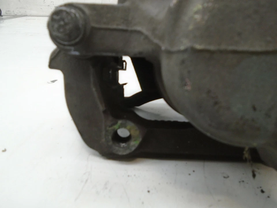 PINZA FRENO DELANTERA IZQUIERDA MERCEDES-BENZ C230 02-05 68494 OEM YD91210 Foto 3 de 4