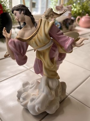 VATICAN NATIVITY ''Angel #2''  Franklin Mint Fine Porcelain Gorgeous