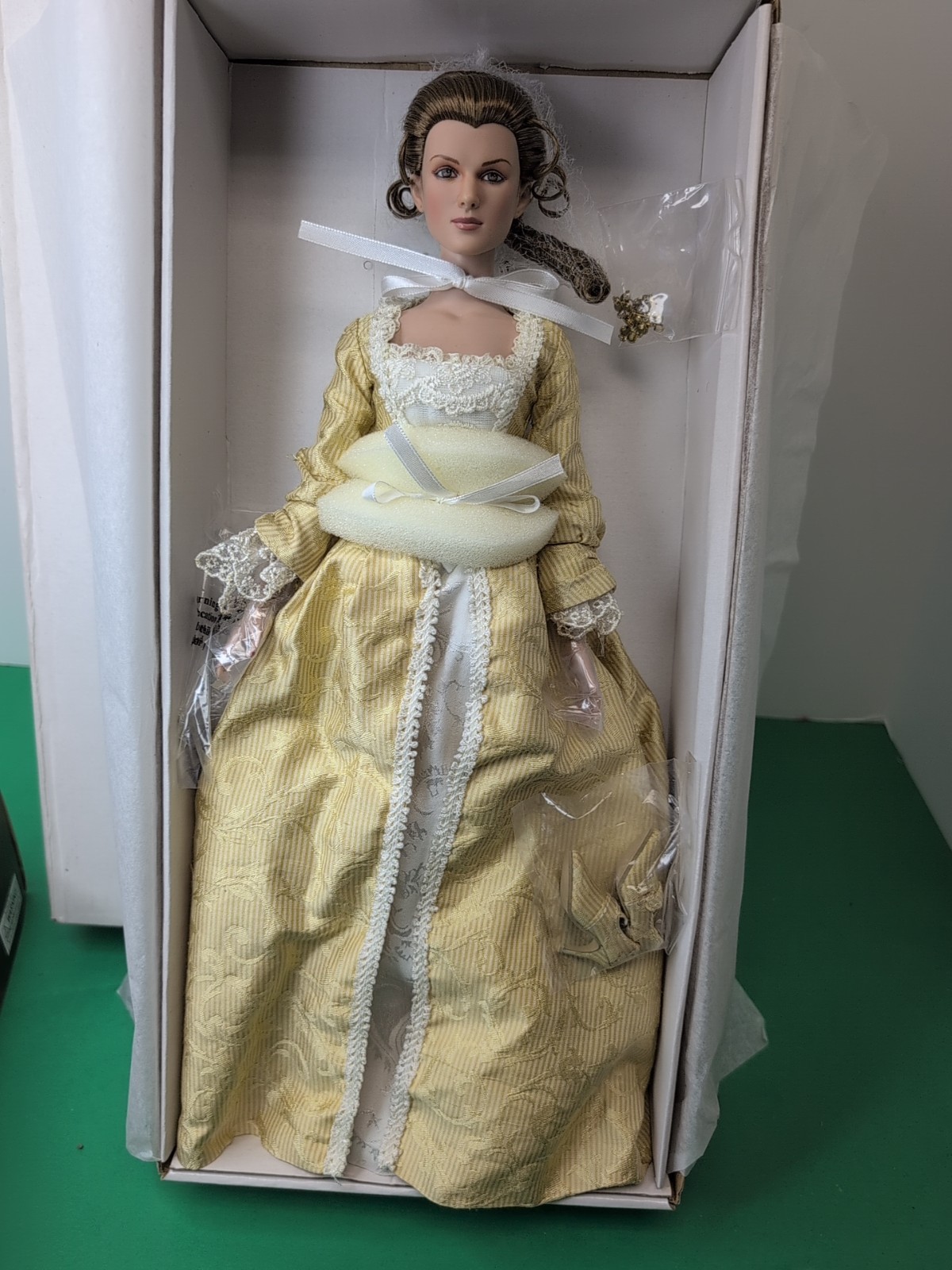 Куклы 16” Tonner Fashion Doll "Elizabeth Swann Court Gown" Pirates Caribbean — фото 5