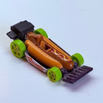Hot Wheels Street Wiener 2017 1:64 Diecast Hot Dog Food Racer Purple