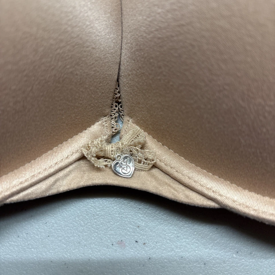 Victoria’s Secret Body de Victoria push-up paloma 34DD Foto 2 de 4