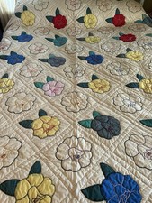 Quilt Appliqué & Embroidered Flowers Hand Quilted 66” X 79” Cotton