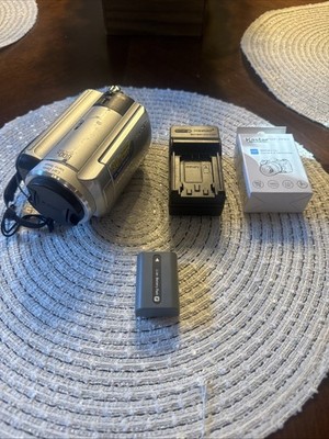 Sony DCR-SR40 30GB Handycam Digital Camcorder (Silver) Nightshot Mode Carl Zeiss