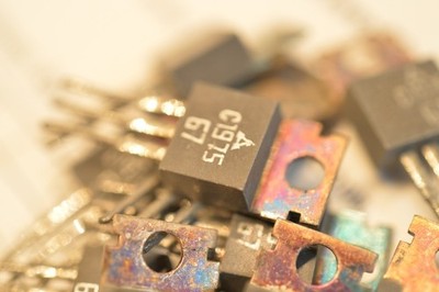 1PC 2SC1975 (Po=4.2W @27MHz)) NOS MATSUSHITA Original Made in Japan C1975