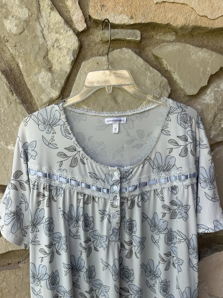 CATHERINE MALANDRINO Camisón 2X Azul Blanco Floral Cinta Encaje Borde Suave EC Foto 2 de 4