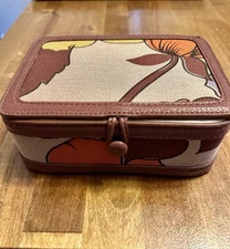 Vera Bradley Hard Case Jewelry Box NWT Trillium in Oxford Canvas