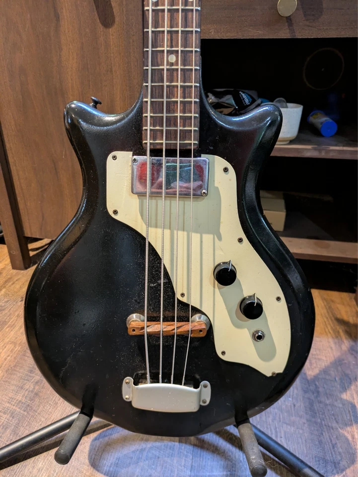 Bajo de bolsillo Supro Foto 2 de 4