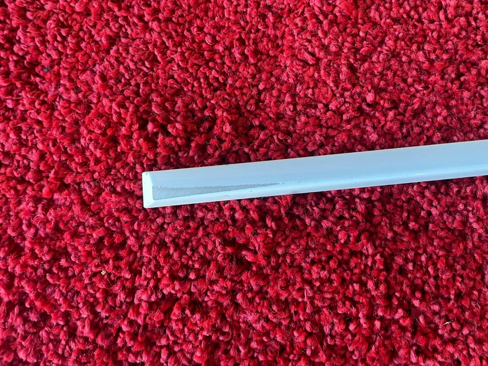 宝马 E70 X5 后左驱动侧门装饰成型白色 300 原始设备制造商 94K — 第 4/4 张图片