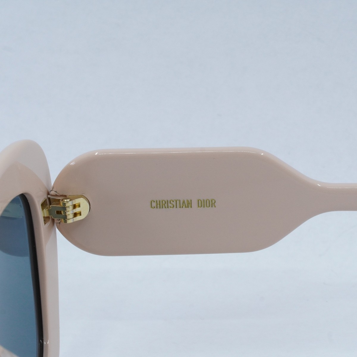 New! CHRISTIAN DIOR Sunglasses DiorBobby B1U 40C0, Authentic Christian Dior DiorBobby B1U Sunglasses in Black — UFO No More main image 2