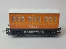 Hornby Collectable   Thomas The Tank Engine - Clarabel Coach   OO R016 (013)