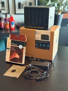 Synology DS918 4Bay NAS Gehäuse Schwarz 8GB RAM 2 Noctua NF A9 FLX