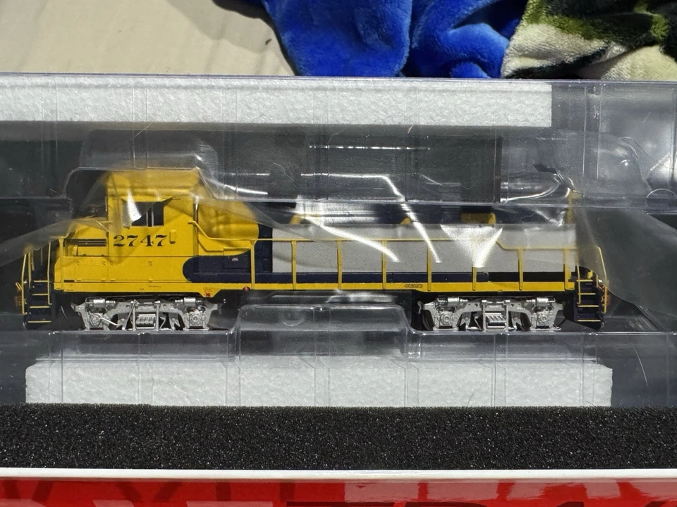 ScaleTrains ATSF GP30u Rebuild lot !! Make an offer !! - Image 2 of 4