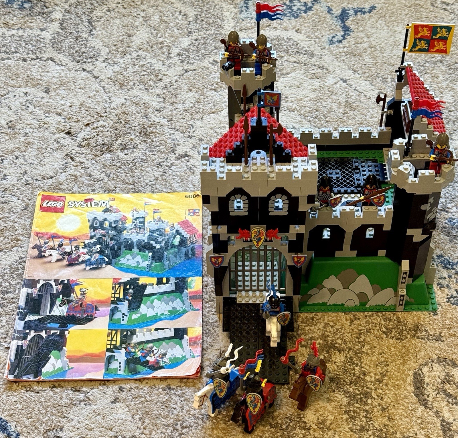 LEGO Set 6086 Black Knight's Castle Original Pieces Instructions Medieval 1992